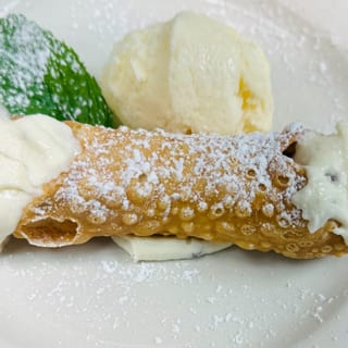 Traditional Cannoli